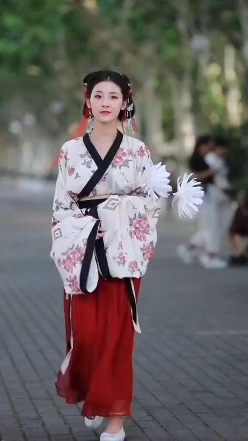 美女網紅和服街拍圖片,網紅和服街拍風采展示